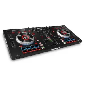 نيومارك Mixtrack Platinum MFX – وحدة تحكم دي جي احترافية بشاشة مدمجة تعمل باللمس داخل العجلة
